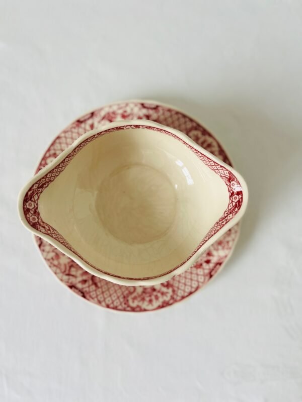 Mason’s Stratford Pink – Sauskom met Vaste Schotel / Sauce Boat with Fixed Saucer Mason’s Stratford Pink – Sauskom met Vaste Schotel / Sauce Boat with Fixed Saucer