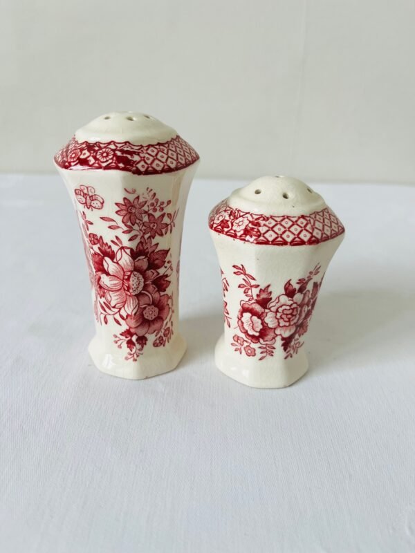 Mason’s Stratford Pink – Peper en Zout Stel / Salt & Pepper Set Mason’s Stratford Pink – Peper en Zout Stel / Salt & Pepper Set