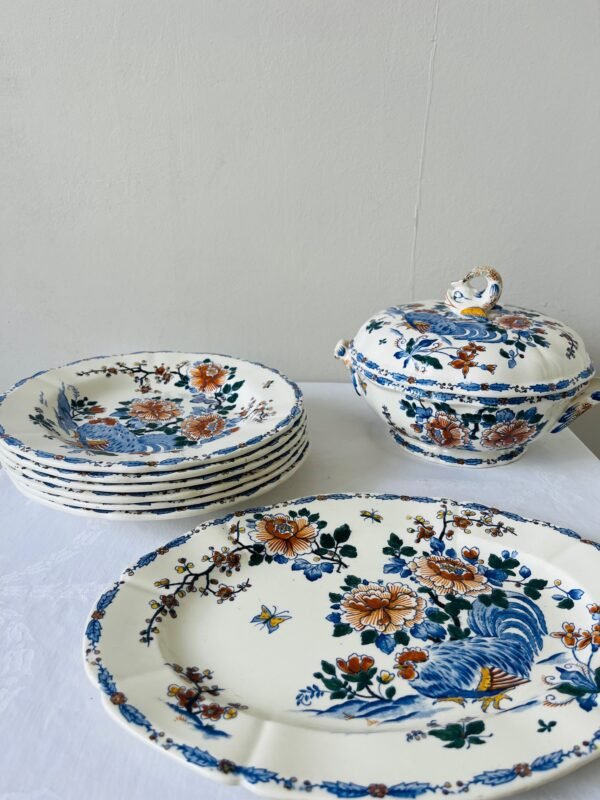 Faïencerie de Gien – Coq et Pivoines Faïencerie de Gien – Coq et Pivoines