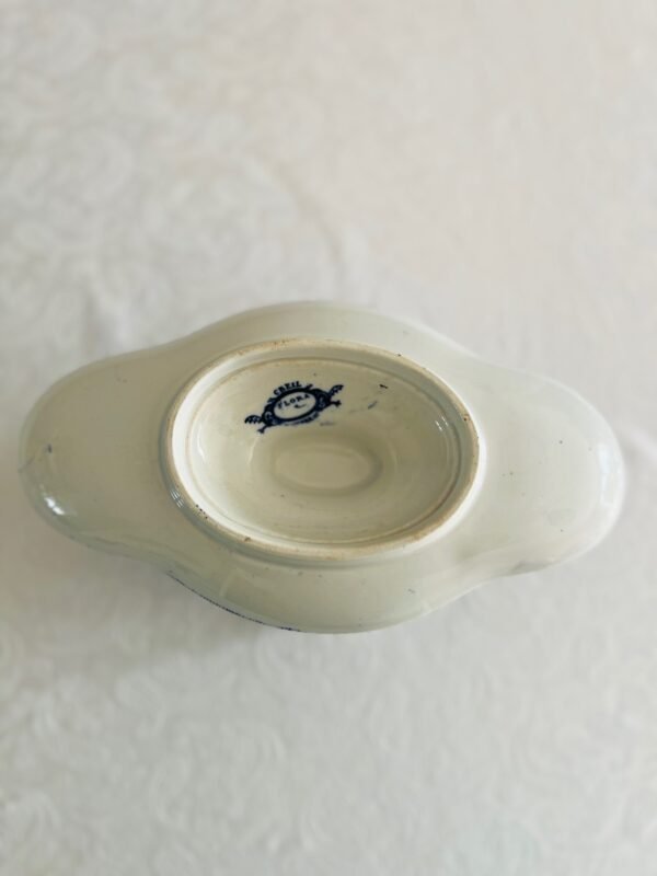 Creil et Montereau – Flora – Sauskom / Sauce Boat (ca. 1840–1876) Creil et Montereau – Flora – Sauskom / Sauce Boat (ca. 1840–1876)