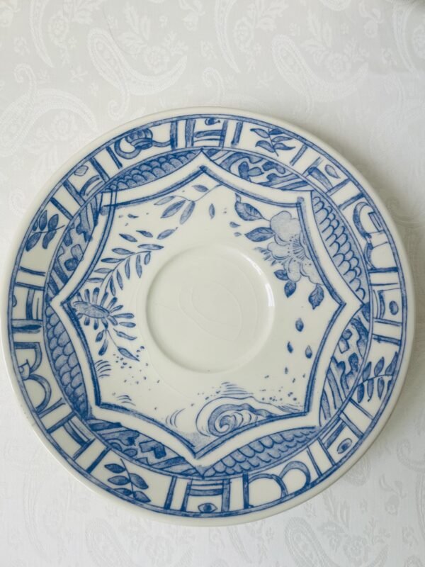 Grote theekop met schotel