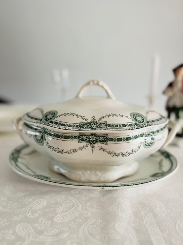 Boch La Louvière – Péricon – Serveerschaal met Deksel & Ovale Schaal (Set) Boch La Louvière – Péricon – Serveerschaal met Deksel & Ovale Schaal (Set)