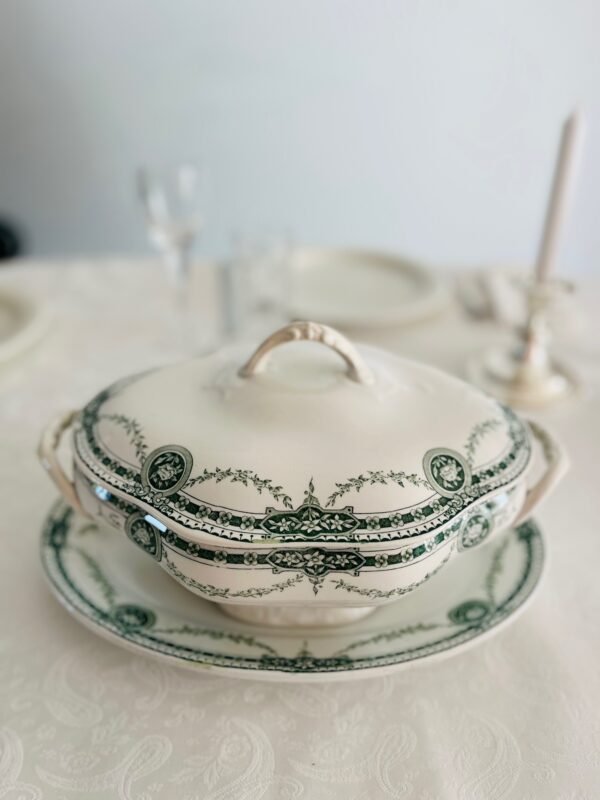 Boch La Louvière – Péricon – Serveerschaal met Deksel & Ovale Schaal (Set) Boch La Louvière – Péricon – Serveerschaal met Deksel & Ovale Schaal (Set)