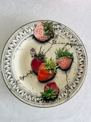 Faïencerie de Gien France – Fraises en Folie (1985) – Bord Ø21,5 cm Faïencerie de Gien France – Fraises en Folie (1985) – Bord Ø21,5 cm