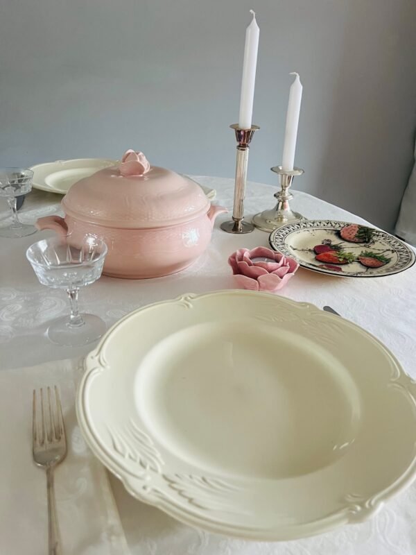 Boch La Louvière – Manufacture Royale – Dekschaal met Deksel / Tureen with Lid Boch La Louvière – Manufacture Royale – Dekschaal met Deksel / Tureen with Lid