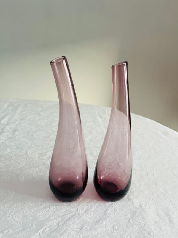 Tafelaccessoires – Paarse Vaasjes (Set van 2) Tafelaccessoires – Paarse Vaasjes (Set van 2)