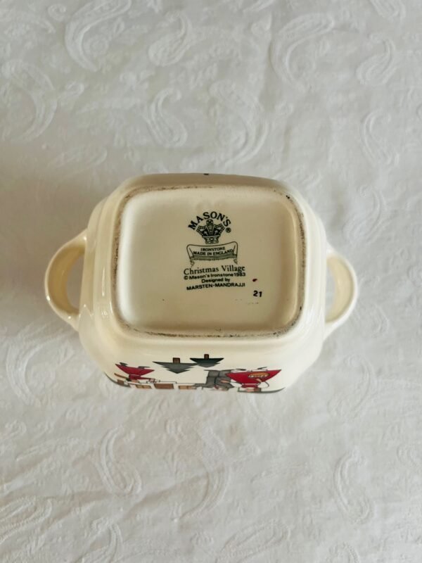 Mason’s – Christmas Village – Roomstel (Melkkan & Suikerpot met deksel) Mason’s – Christmas Village – Roomstel (Melkkan & Suikerpot met deksel)