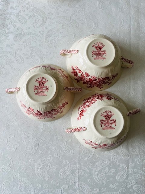 Mason’s – Stratford Pink – Soepkoppen met Schotels / Soup Cups and Saucers