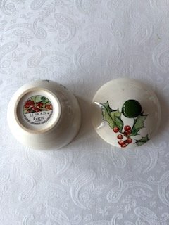 gien le houx suikerpot onderkant en deksel bovenkant.peg Gien Le Houx suikerpot met deksel